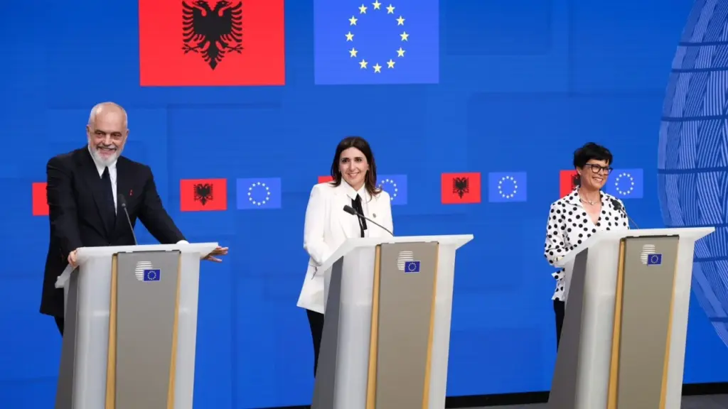 Shqipëria zhvillon Konferencën e IX Ndërqeveritare me Bashkimin Europian  pritet mbyllja e tre kapitujve të negociatave