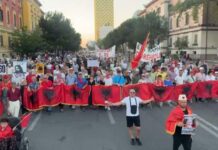 Dita e 60-të e tubimit në Tiranë