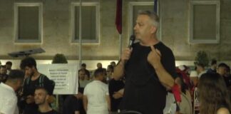 Nesër protestë para Kuvendit, aktivistët: T’i ndalojmë deputetët të futen. Merrni vezë dhe miell me vete