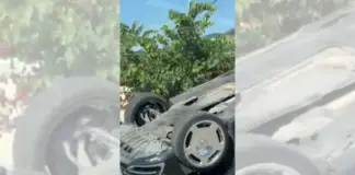 Aksident i frikshëm në Memaliaj, makina del nga rruga dhe përmbyset