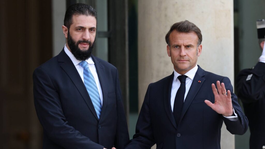 Dy shpërthime trondisin Damaskun në hotelin ku qëndronte Macron  Presidenti francez sa hyri të takojë Al Sharaa