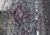 Balla publikon foton nga protesta: Qytetarët u distancuan nga dhuna e talebanëve të maskuar si flamingo