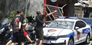 Goditën policinë, deputetët dhe një gazetar, 19 të arrestuar pas protestës te Kuvendi