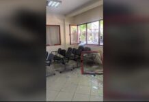 VIDEO/ Çfarë mbeti pas protestës te Komisariati nr. 3: xhama të thyer, dyer të shqyera dhe salla e pritjes e shkatërruar