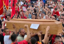Dhuna, arkivoli dhe vajtojcat, ‘çmendina’ që ndoti protestën