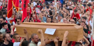 Dhuna, arkivoli dhe vajtojcat, ‘çmendina’ që ndoti protestën