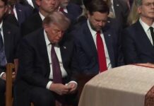 VIDEO/ Momenti viral: Trump i ofron karamele JD Vance gjatë funeralit të Lindsey Graham, zëvendëspresidenti e refuzon