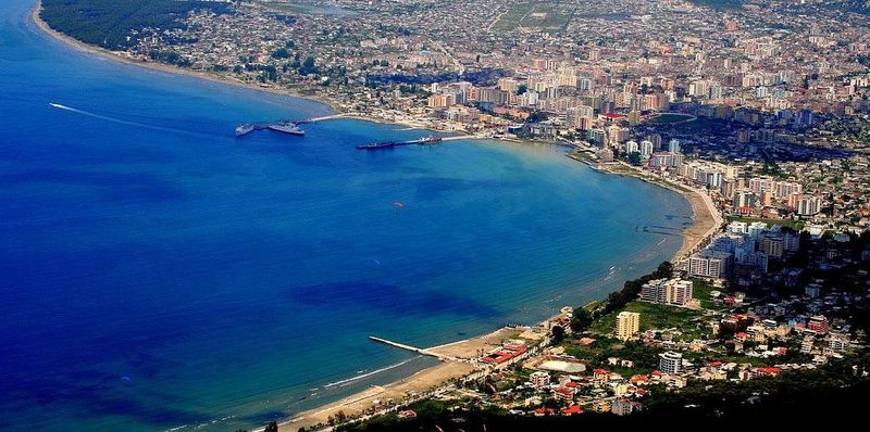 Europa  zbarkon  në Vlorë  Turistët e huaj preferojnë qytetin bregdetar për pushime