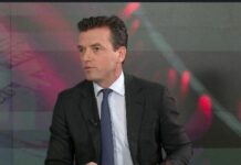 Agron Shehaj justifikon vjedhjen e dokumentit sekret si “ushtrim i të drejtës së deputetit”