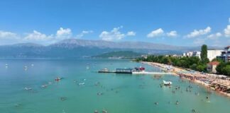 Peizazh turistik/ Rama: Kartolinë verore nga Pogradeci