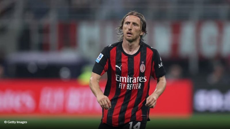 Tani është zyrtare  Luka Modric rinovon kontratën me Milanin deri në vitin 2027