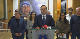 Kriza brenda “LDK”, baza kërkon shkarkimin e Lumir Abdixhikut