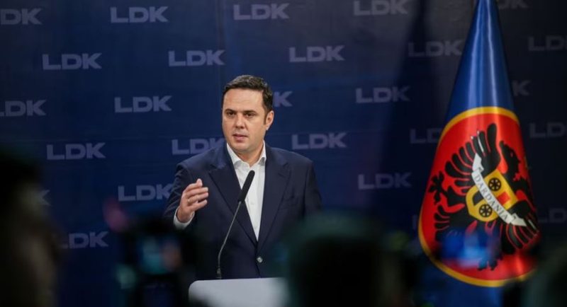 Dorëzohen firmat që kërkojnë shkarkimin e liderit të LDK së  Lumir Abdixhiku