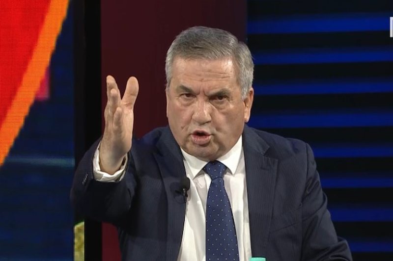  Aty ka mbetur Hamasi i Berishës   Beqiri  Protesta ka marrë pamjen e një lufte kundër Shqipërisë