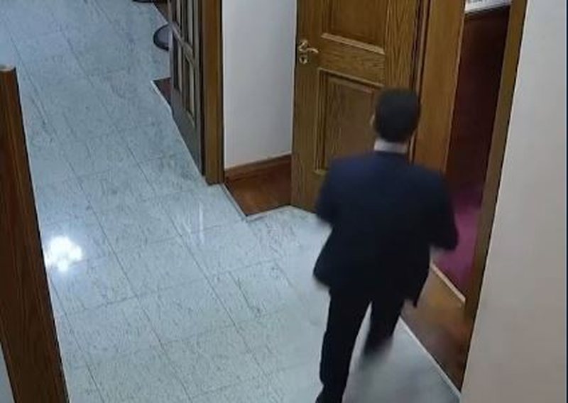 Vodhi shkresën konfidenciale të Kuvendit  përjashtohet me 60 ditë Agron Shehaj