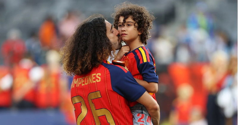 marc-cucurella-rrefen-historine-prekese-i-mban-floket-e-gjate-qe-djali-i-tij-autik-ta-njohe-ne-fushe