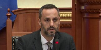 Lamallari në Kuvend: Policia vepron sipas ligjit, opozita të distancohet nga dhuna dhe personat me kapuç
