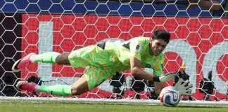 Krah për krah me Casillas, rekordi historik i portierit maroken që tronditi globin!