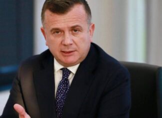 Arkivoli në protestë, Balla: E sollën mbështetësit e PD! Berisha e ka bërë këtë akt të turpshëm 28 vite më parë me Azem Hajdarin