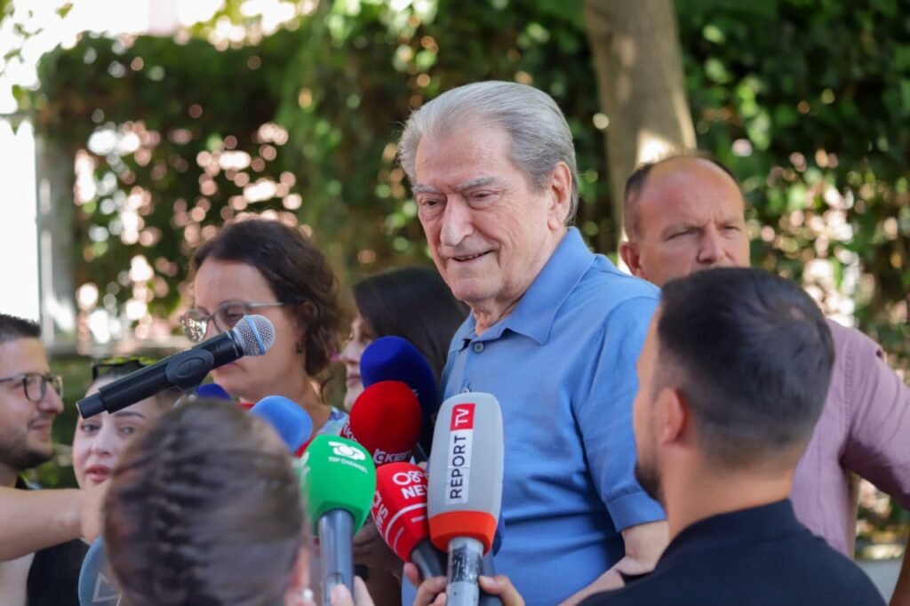Pango tha se privatizimi i Kompleksit  Partizani  u kërkua i përshpejtuar  reagon Berisha pas dëshmisë së ish ministrit të tij