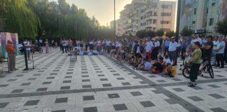 Një tjetër protestë kundra “Territoriales”, dhjetra banorë kundërshtojnë shkrirjen me Beratin të Bashkisë Dimal