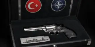 Fotolajm/ Revole unike, publikohen pamjet e dhuratës së veçantë që Erdogan i bëri liderëve të NATO-s
