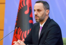 Siguria në bregdet, Lamallari paralajmëron: Kush rrezikon pushuesit me mjetet lundruese do përballet me ligjin