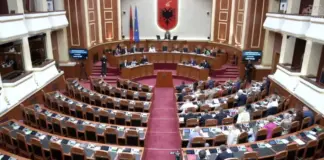 PS ‘porosi’ deputetëve socialistë për të mos u larguar nga Tirana/ Një tjetër seancë plenare më 30 korrik, zbulohen temat e diskutimit
