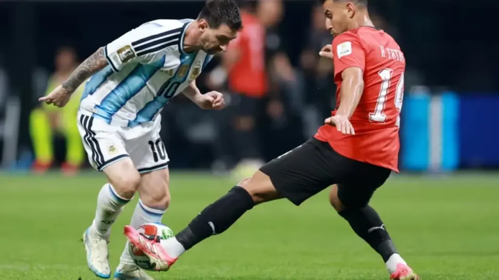 Messi sfidon logjikën  Ylli më i madh i Botërorit është lojtari që ecën më shumë dhe vrapon më pak se të gjithë