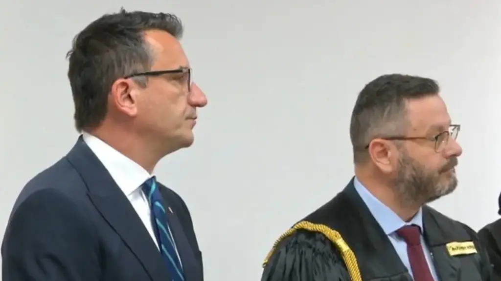 ERION VELIAJ drejt lirimit  Avokati i kryebashkiakut depoziton kërkesën për përshpejtimin e gjykimit në GJYKATËN e LARTË pas vendimit të KUSHTETUESES