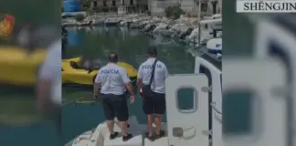 Hyri me skaf në zonën e pushuesve, drejtuesi gjobitet me 500 mijë lekë dhe i bllokohet mjeti