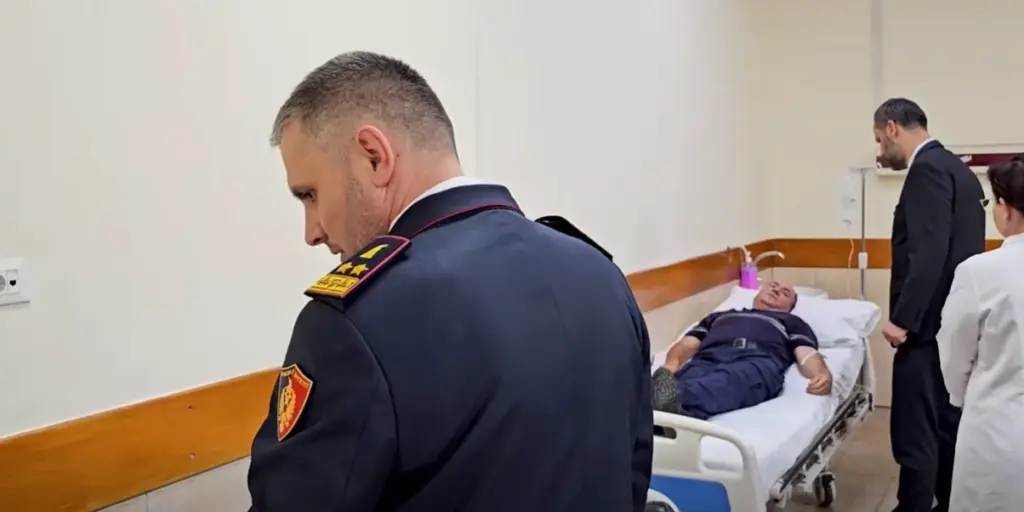 U plagosën gjatë përplasjes me protestuesit  Lamallari takon tre efektivët te Trauma  Akt kriminal  vandalët që hodhën gurë janë identifikuar