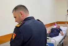 U plagosën gjatë përplasjes me protestuesit, Lamallari takon tre efektivët te Trauma: Akt kriminal, vandalët që hodhën gurë janë identifikuar