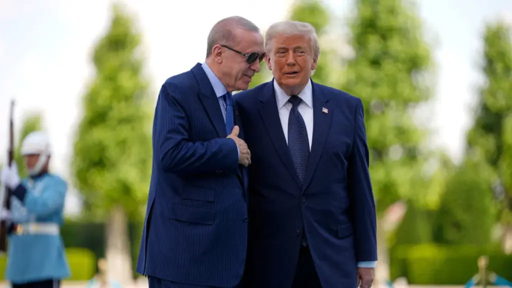 Trump surprizon në Samitin e NATO s  Erdogan është miku im  do t i heqim sanksionet ndaj Turqisë  sinjale pozitive për F 35