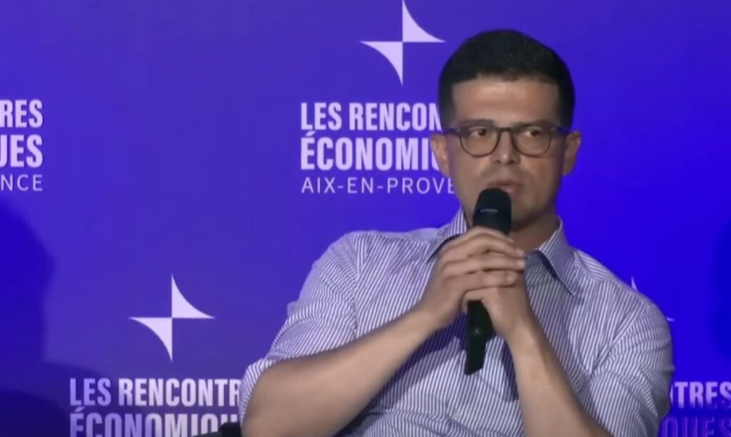 Vengu  Lufta nuk zhvillohet më vetëm në front  por edhe në shoqëri  nuk mjafton vetëm të rriten shpenzimet për mbrojtjen