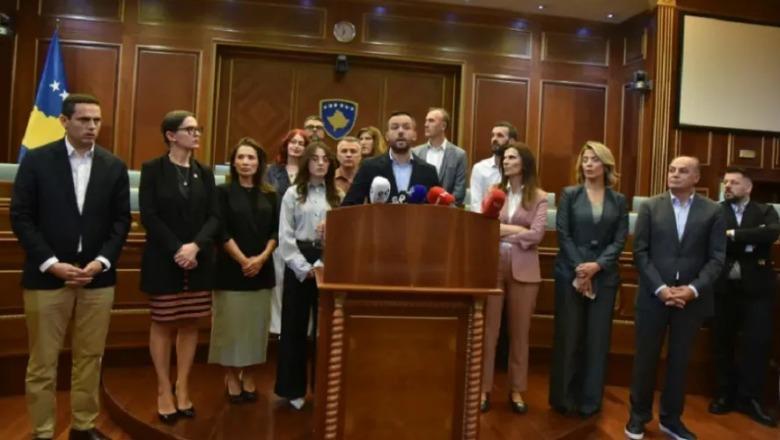 Kriza politike në Kosovë  PDK e AAK sot aksion para Kuvendit  kërkojnë thirrjen e seancës konstituive