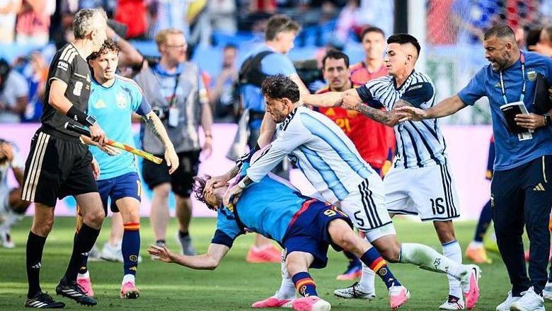 Pezullime masive dhe stadium me kapacitet të reduktuar  FIFA dënon Argjentinën pas përplasjeve në finalen e Kupës së Botës 2026