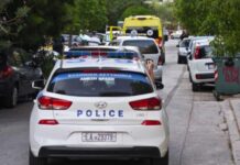 E rëndë në Greqi/ Shqiptari vret me armë të dashurën 45-vjeçare dhe më pas veten! I zuri pritë në pallatin ku jetonte bashkë me të bijën