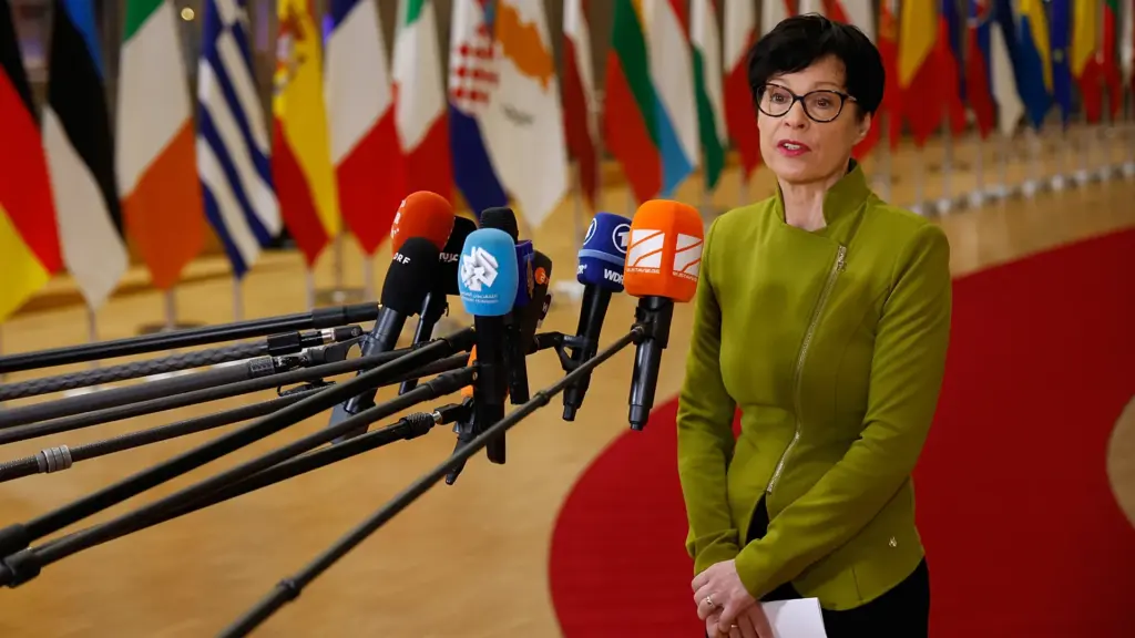 Kos flet për zgjerimin e BE së  Komisioneria  Mal i Zi favorit  Shqipëria ka përmbushur standardet