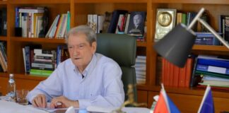 Asnjë përfaqësues i SHBA-së në zyrën e tij që prej shpalljes ‘non grata’, Berisha ‘pret me entuziazëm’ ambasadorin e ri: Prioritet luftën e trafikut të drogës