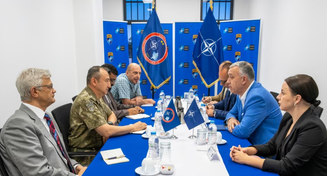 KFOR i takon Listën Serbe pas kundërshtimit të uljes së pranisë në urën mbi Ibër