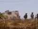 Izraeli dërgon trupa në Bregun Perëndimor, familjet palestineze mbahen të rrethuara nga kolonët hebrenj