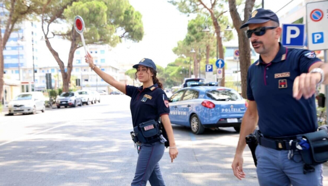 Arratisje e çmendur në Itali  Dy të rinj shqiptarë i ikin policisë pas ndalesës për kontroll  rrezikuan këmbësorët