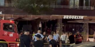Vlorë/ U shpëtoi flakëve duke u hedhur nga ballkoni i hotelit, 21-vjeçari nga Kosova: Më zgjoi gruaja, pamë veç tym e zjarr