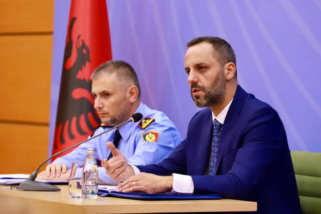 Lamallari takim me drejtuesit e Policisë së Shtetit  Etika është minimumi që presin dhe meritojnë qytetarët