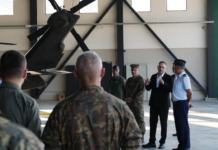Nufi viziton Bazën Ajrore të Farkës: Mirënjohje për pilotët që po luftojnë zjarret