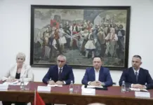 Hoxha takon drejtuesit e institucioneve dhe të zgjedhurit shqiptarë në Luginën e Preshevës