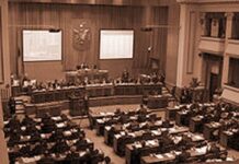 Dossier/ Parlament 1993, Debati mes Dashamir Shehit dhe Teodor Kekos që përfundoi në batuta me policë
