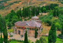 Rama publikon guidën turistike për Nepravishtën, 8 arsye pse duhet vizituar fshati i Libohovës
