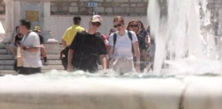 Greqia përvëlohet nga temperaturat mbi 40 gradë, vala e të nxehtit zgjat deri në mesin e javës